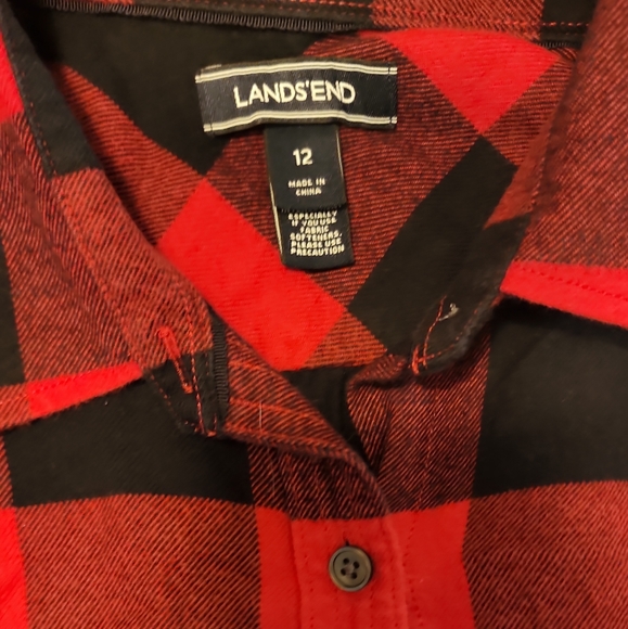 Men's Land's End Red and Black Plaid Button Down Shirt - Picture 2 of 4